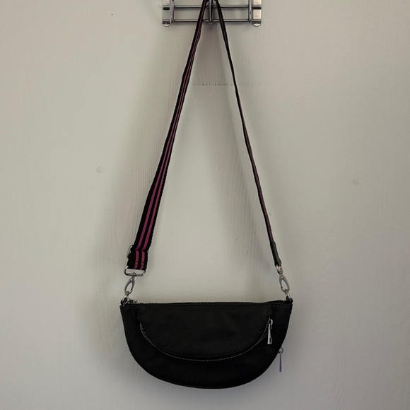 Sondra Roberts Squared Crossbody - Picture 8 of 8